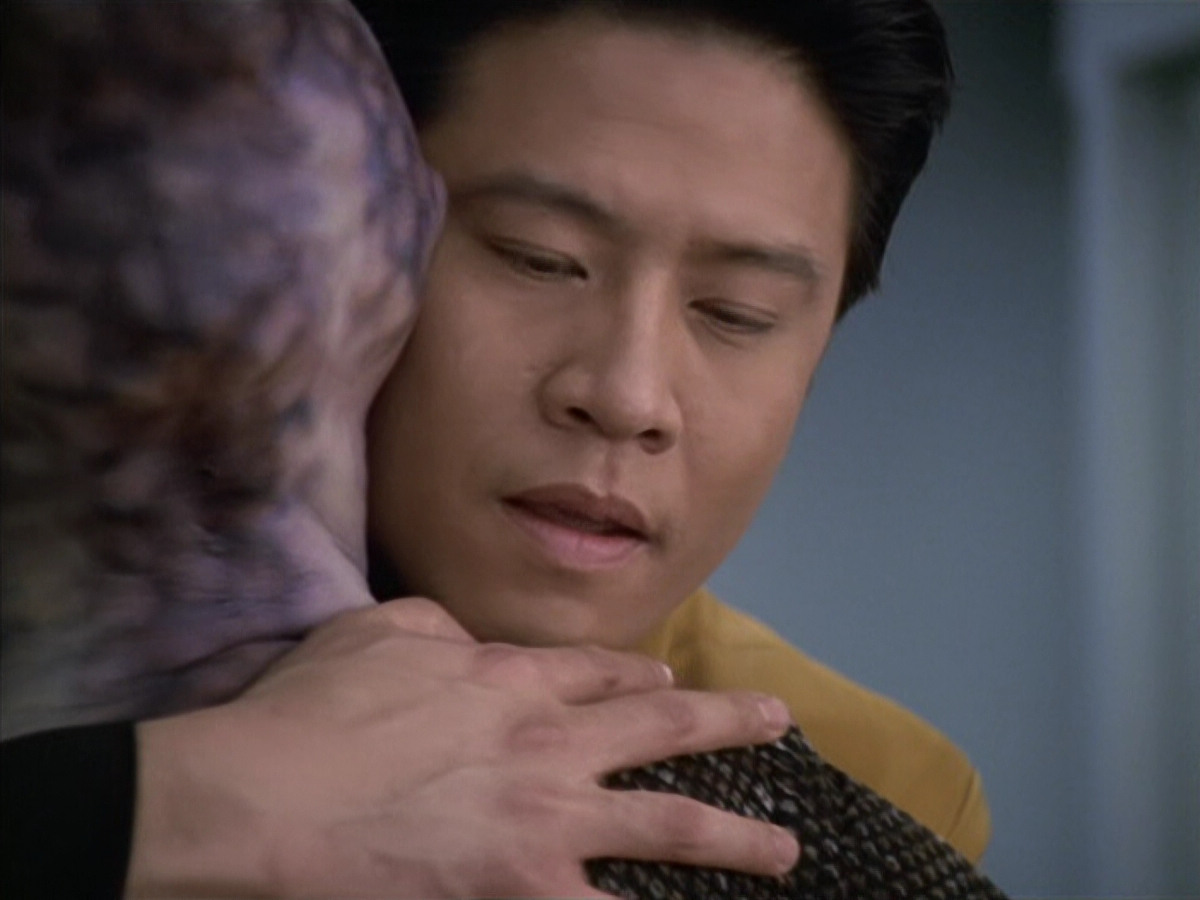 extant_StarTrek_VOY_6x18-AshesToAshes_00870.jpg