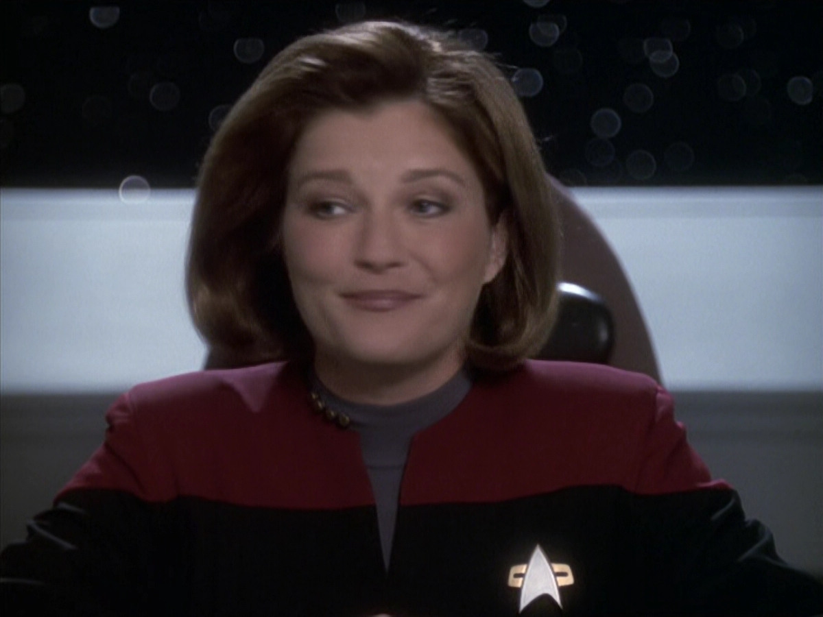 extant_StarTrek_VOY_6x18-AshesToAshes_00945.jpg