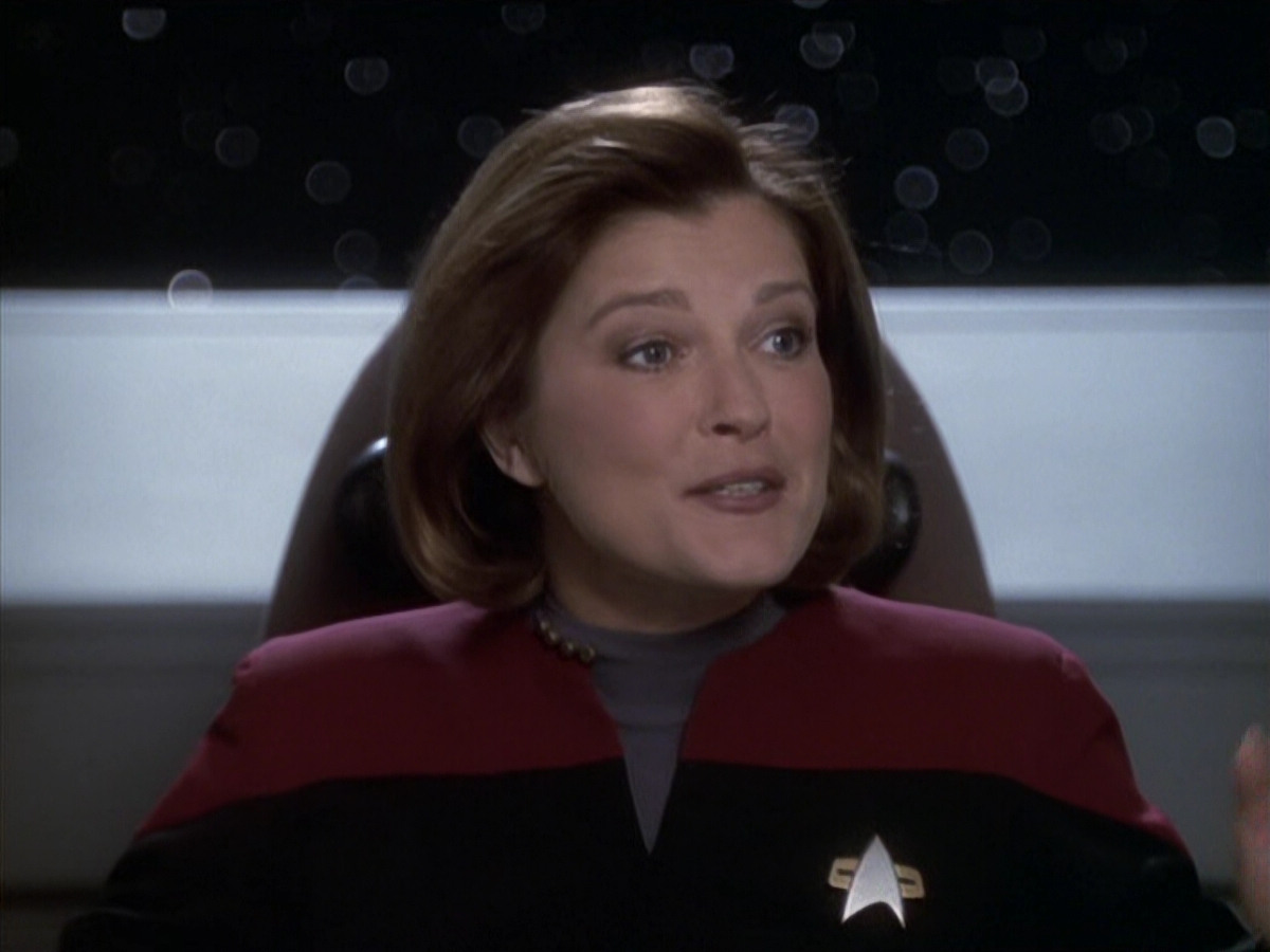 extant_StarTrek_VOY_6x18-AshesToAshes_00947.jpg