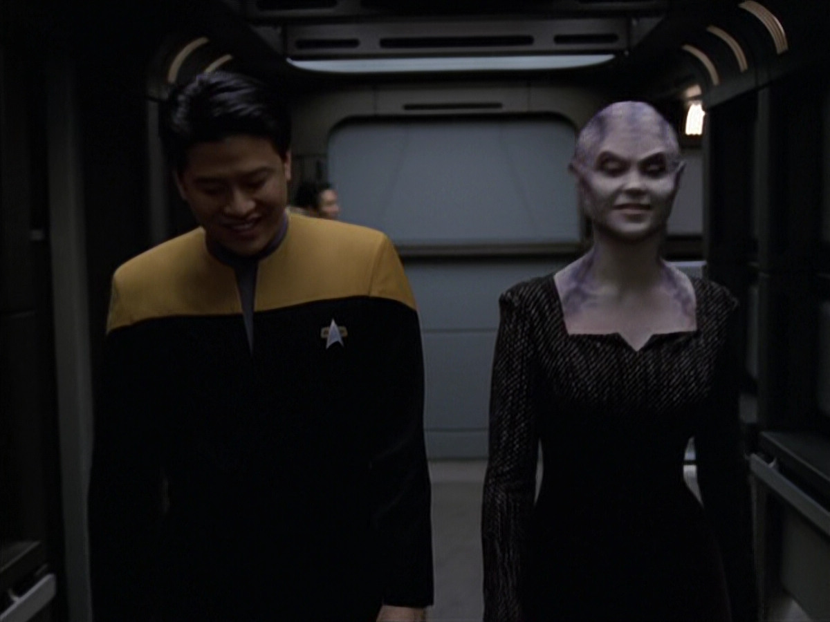 extant_StarTrek_VOY_6x18-AshesToAshes_00983.jpg