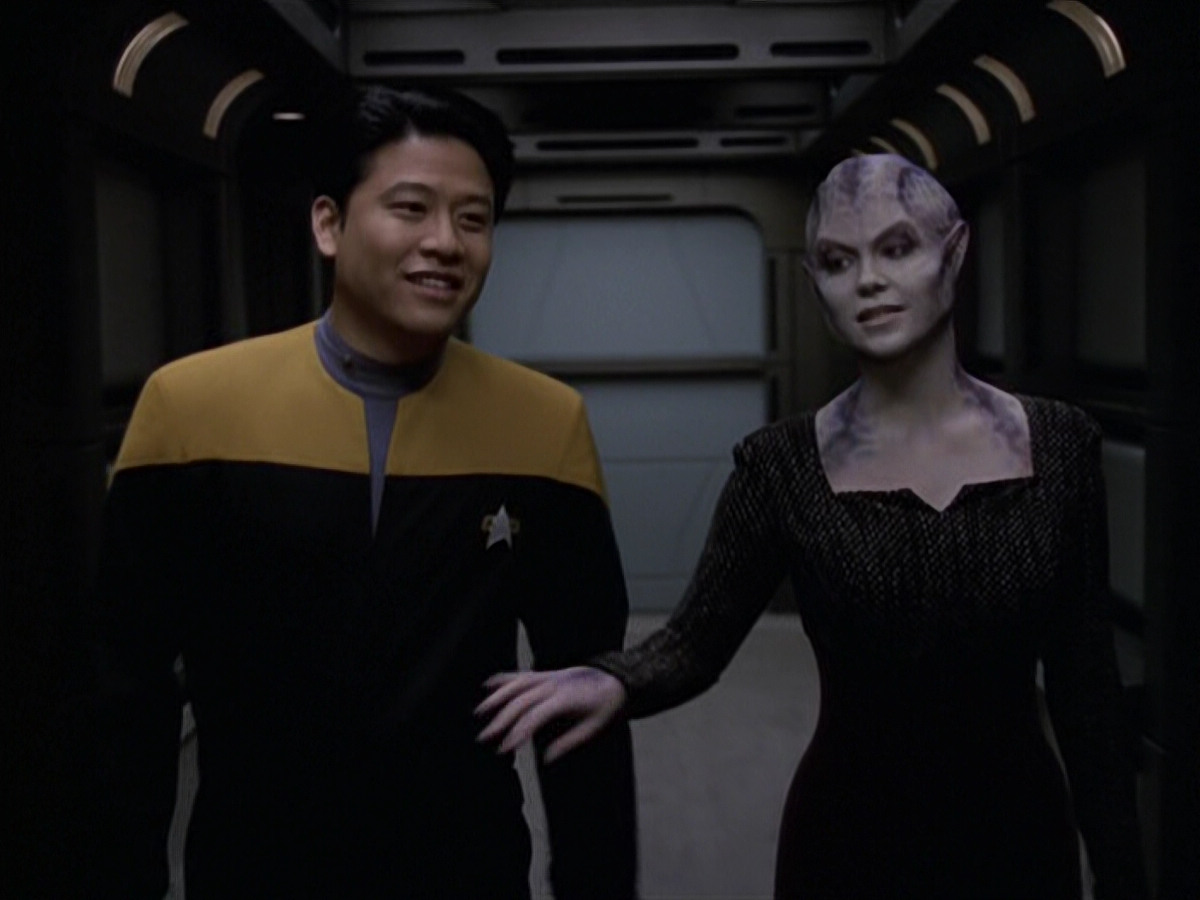 extant_StarTrek_VOY_6x18-AshesToAshes_00986.jpg