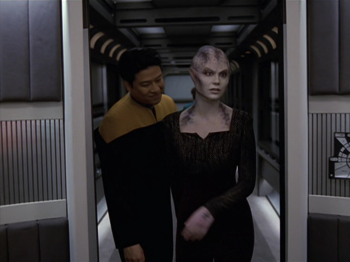 extant_StarTrek_VOY_6x18-AshesToAshes_00998.jpg
