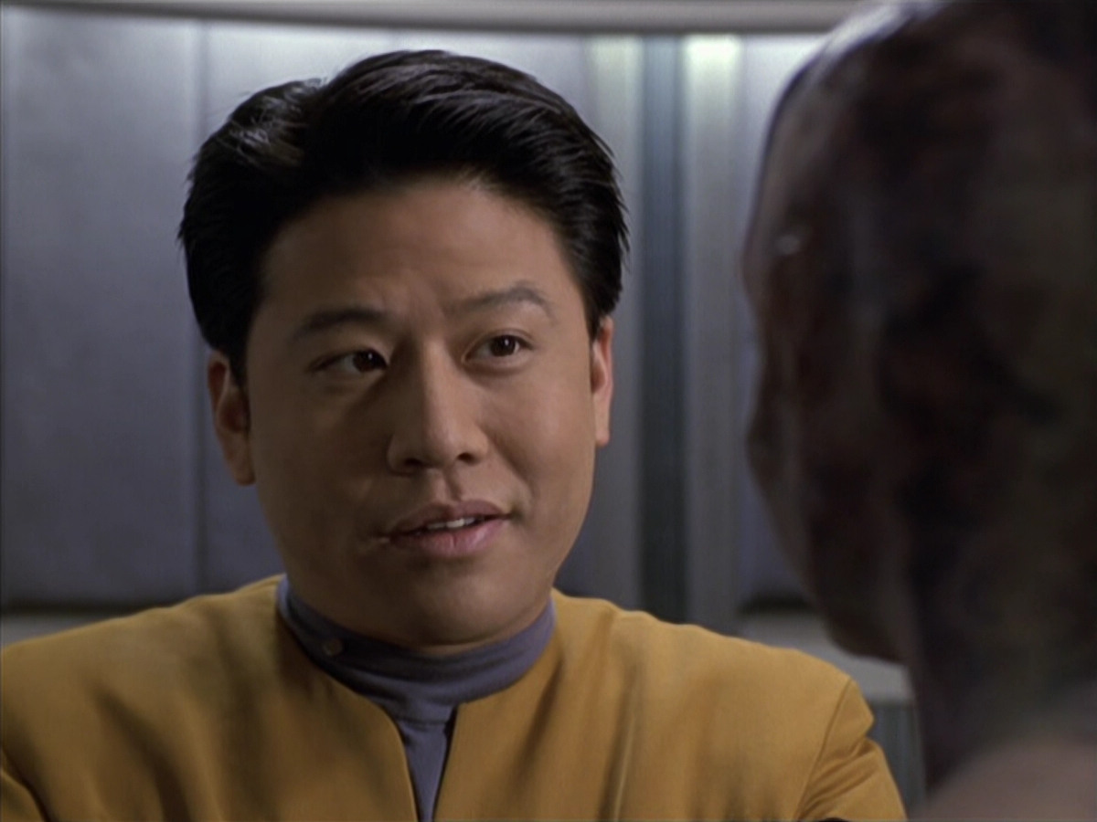 extant_StarTrek_VOY_6x18-AshesToAshes_01025.jpg