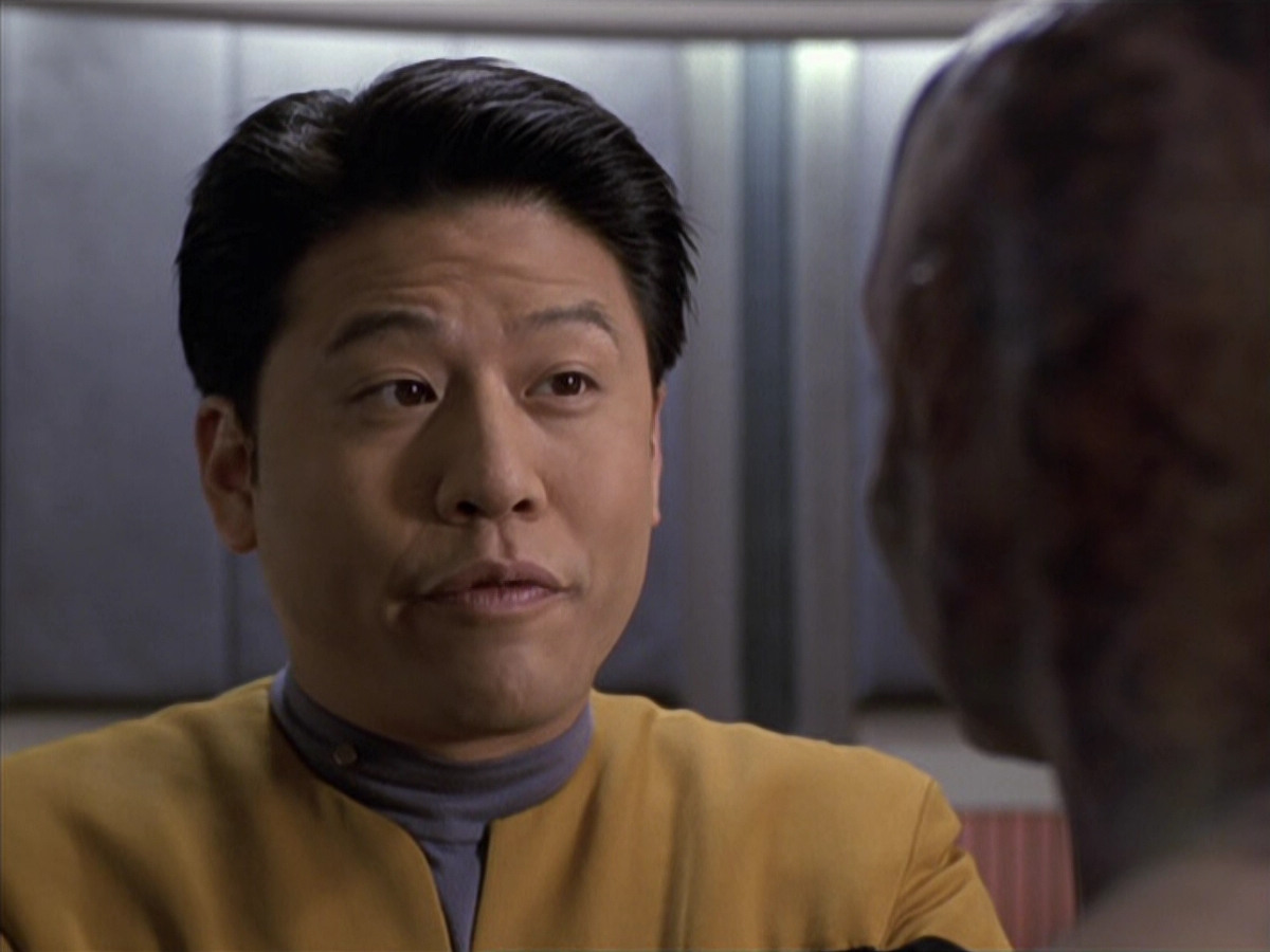 extant_StarTrek_VOY_6x18-AshesToAshes_01026.jpg