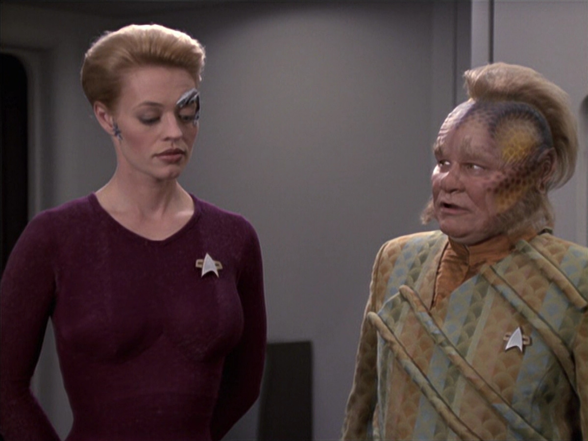 extant_StarTrek_VOY_6x18-AshesToAshes_01067.jpg