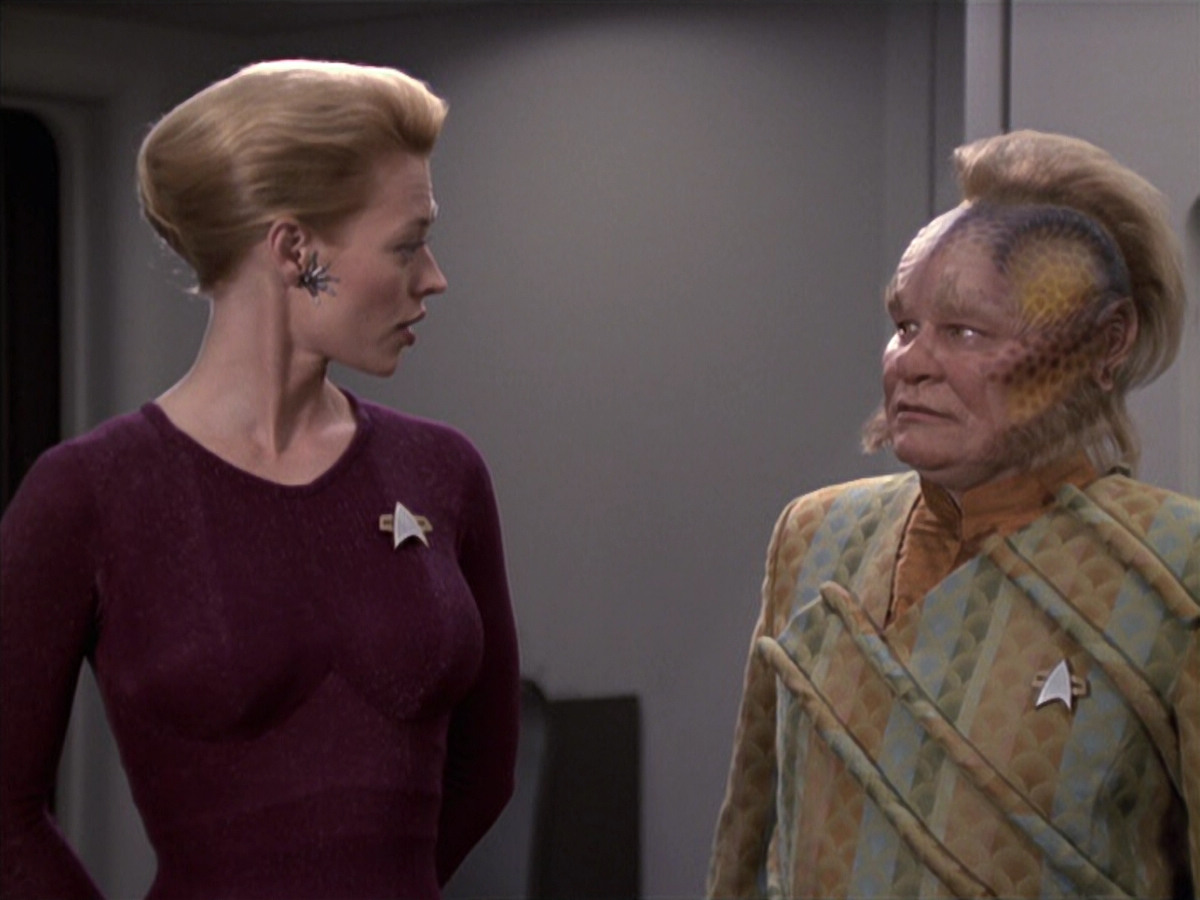 extant_StarTrek_VOY_6x18-AshesToAshes_01069.jpg