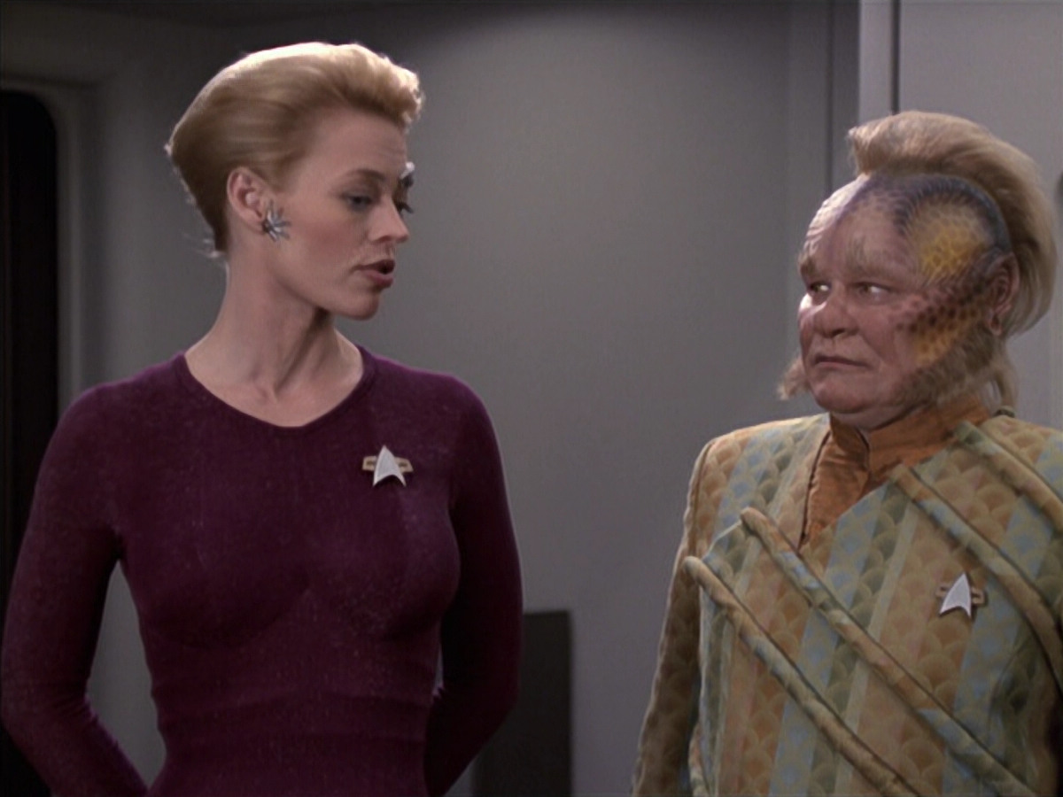 extant_StarTrek_VOY_6x18-AshesToAshes_01073.jpg