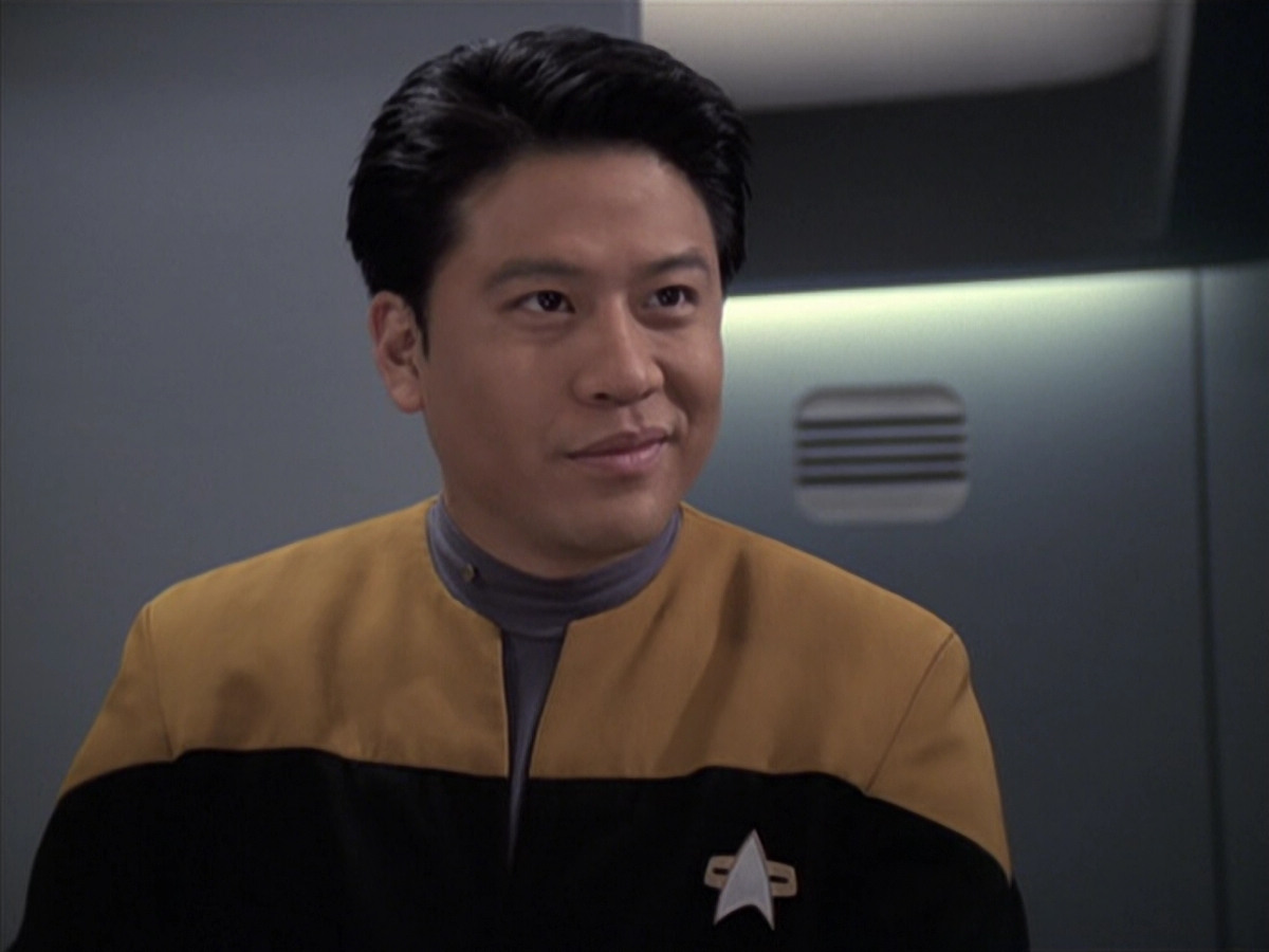 extant_StarTrek_VOY_6x18-AshesToAshes_01260.jpg