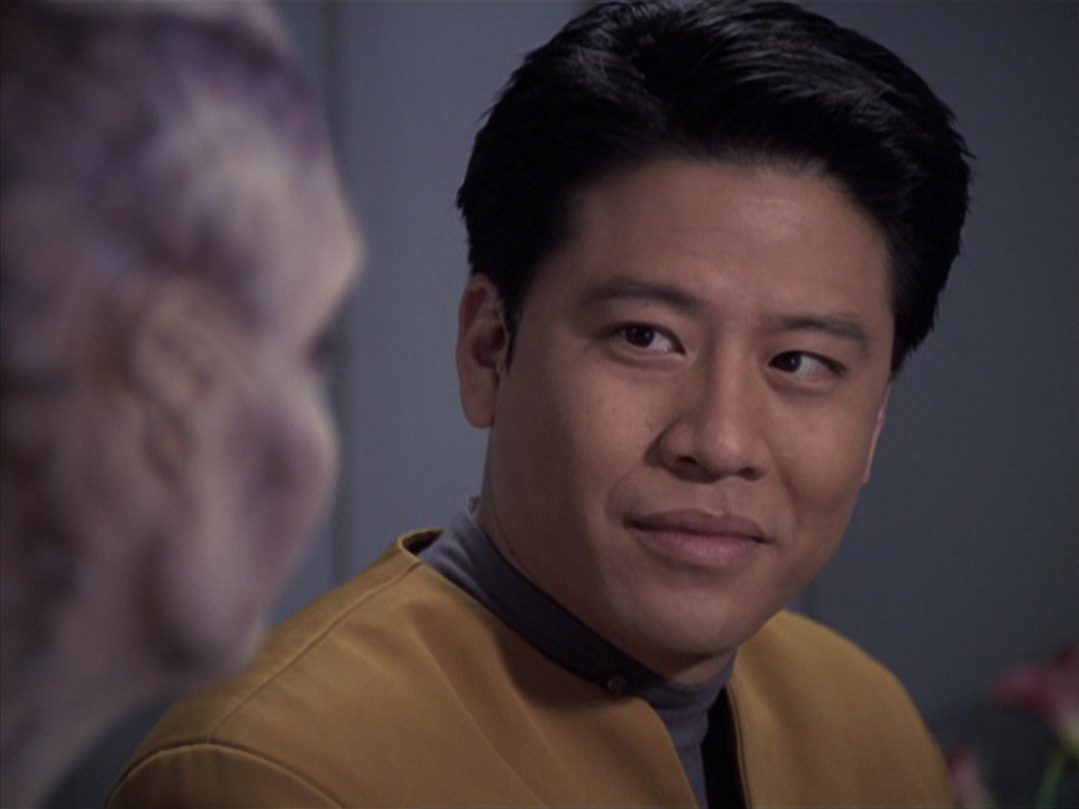 extant_StarTrek_VOY_6x18-AshesToAshes_01415.jpg