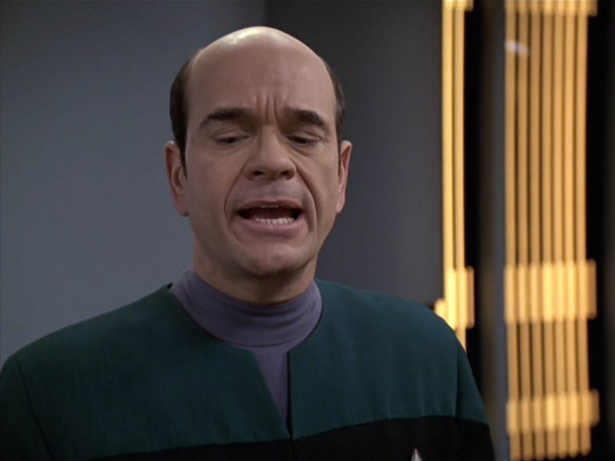 extant_StarTrek_VOY_6x18-AshesToAshes_01442.jpg