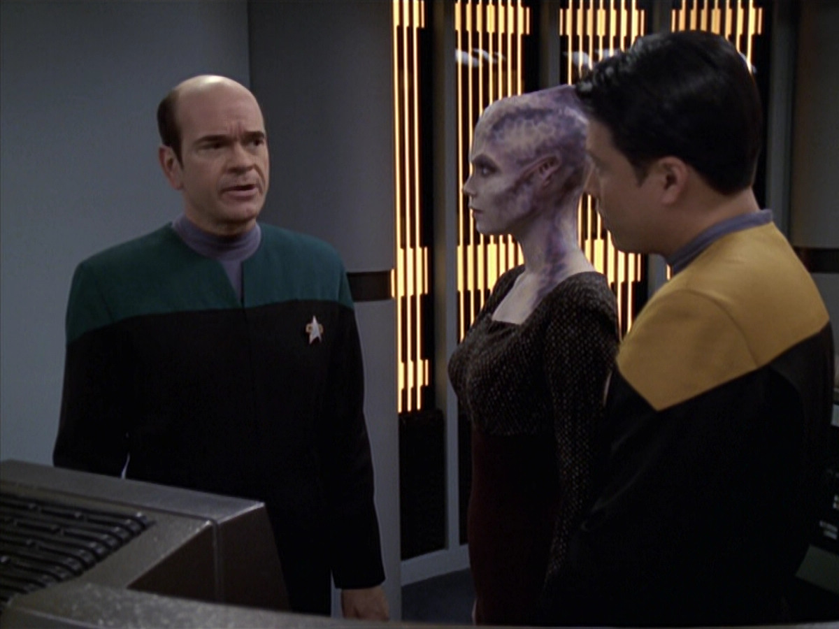 extant_StarTrek_VOY_6x18-AshesToAshes_01458.jpg