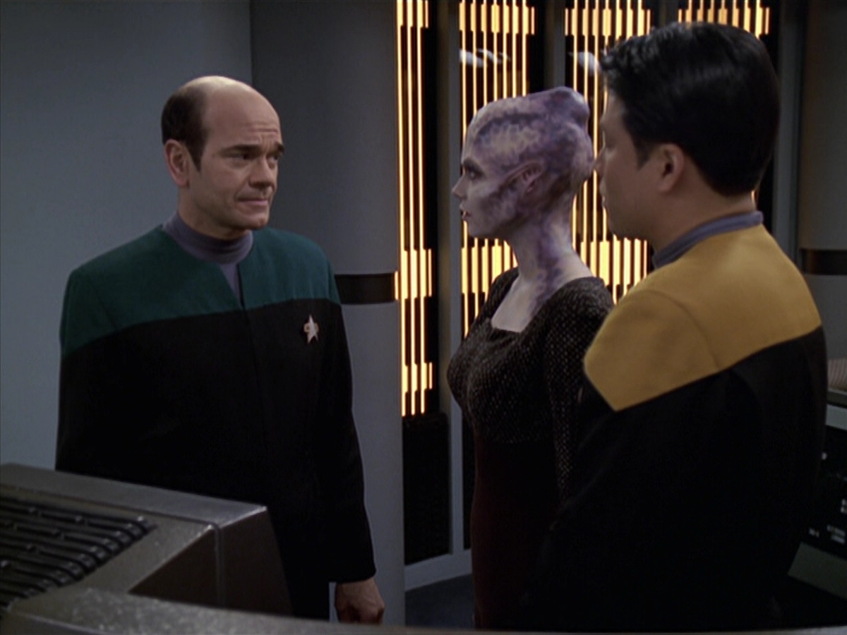 extant_StarTrek_VOY_6x18-AshesToAshes_01481.jpg