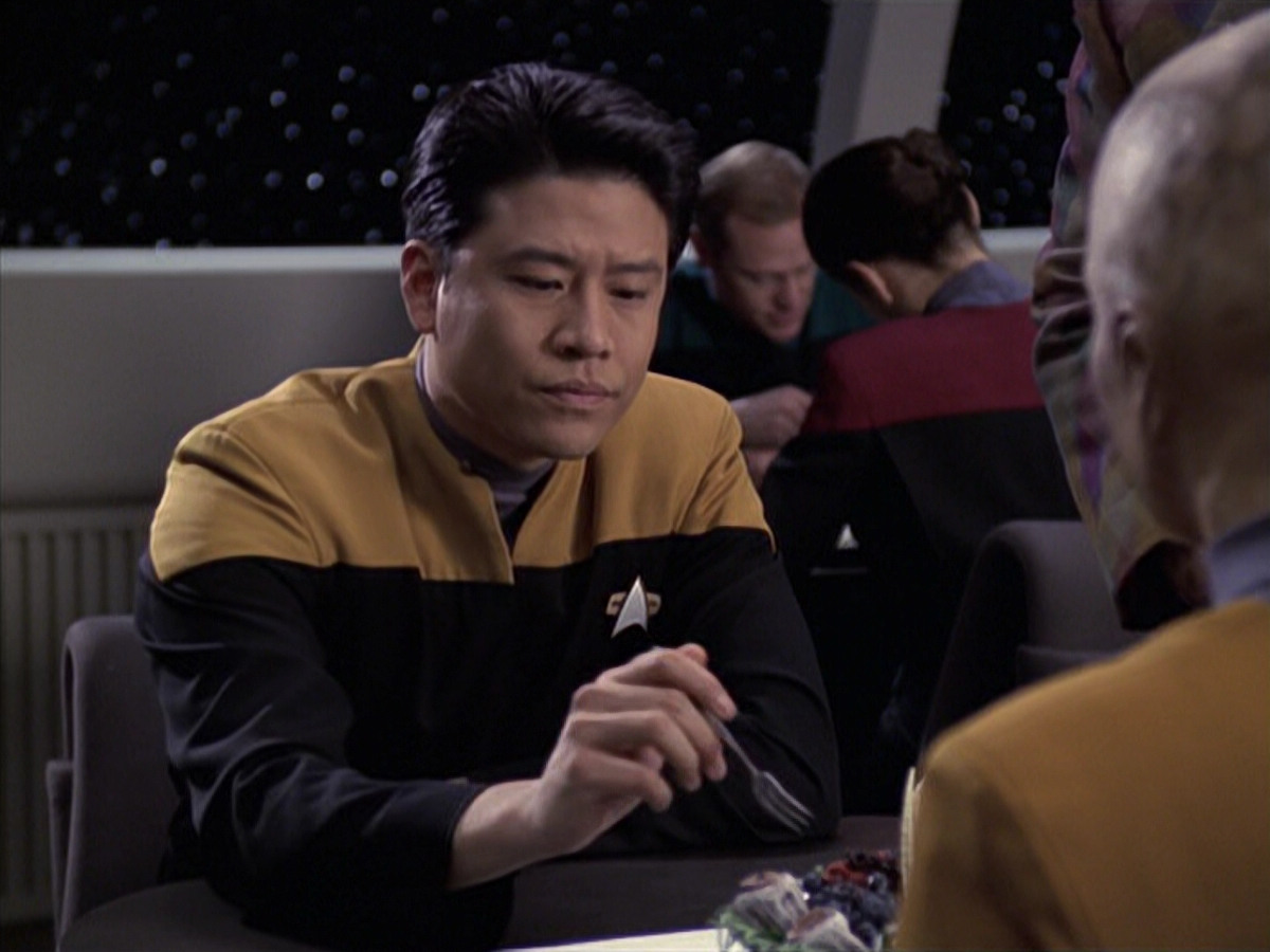 extant_StarTrek_VOY_6x18-AshesToAshes_01617.jpg