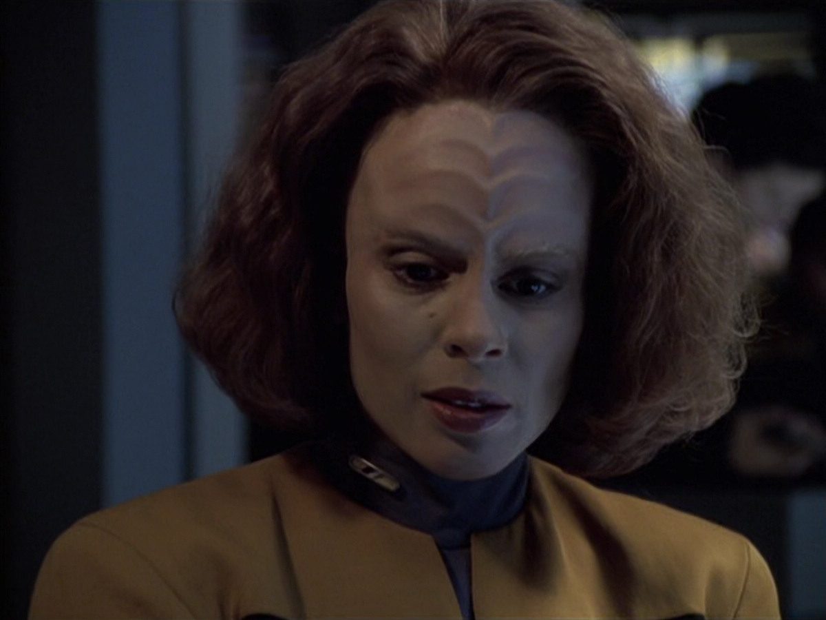 extant_StarTrek_VOY_6x18-AshesToAshes_01686.jpg