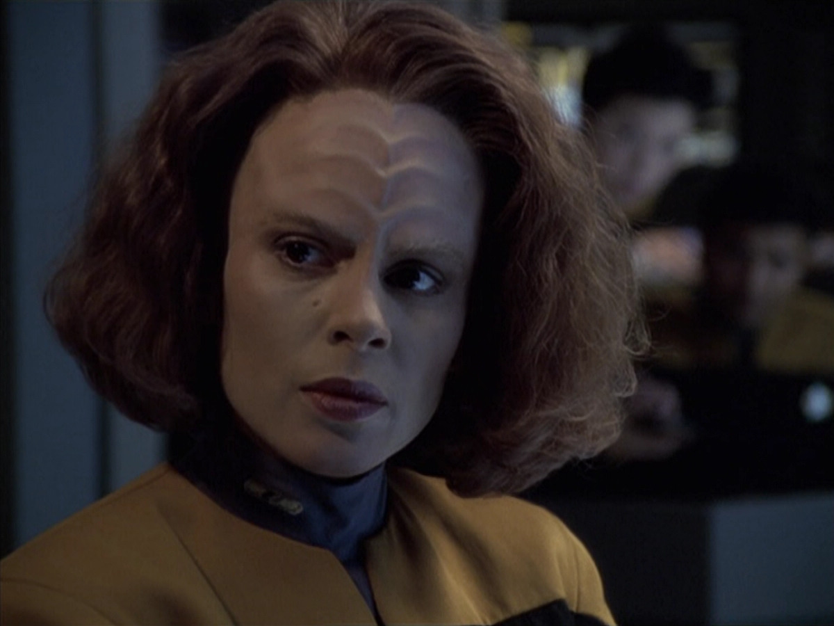 extant_StarTrek_VOY_6x18-AshesToAshes_01709.jpg