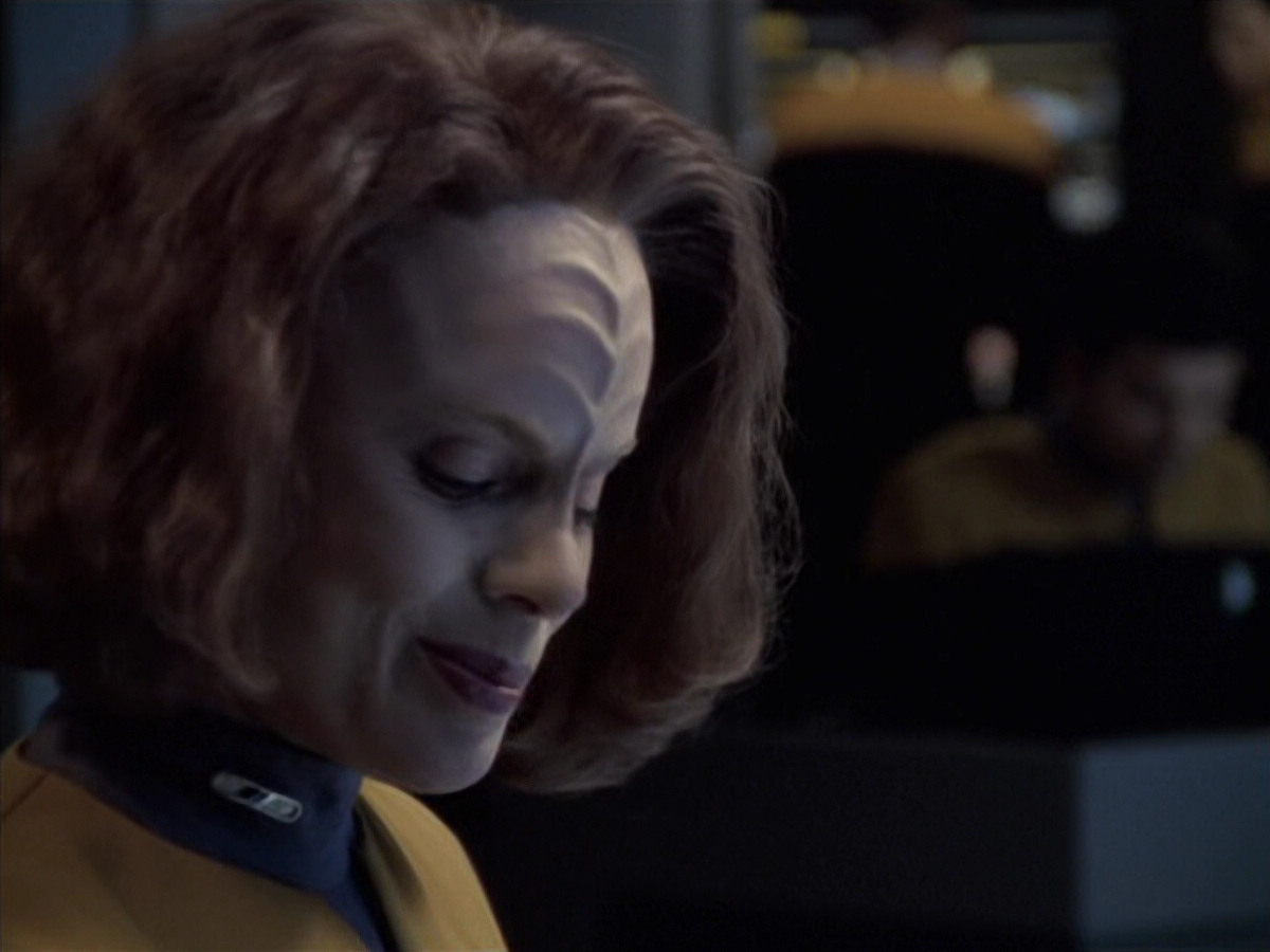 extant_StarTrek_VOY_6x18-AshesToAshes_01761.jpg