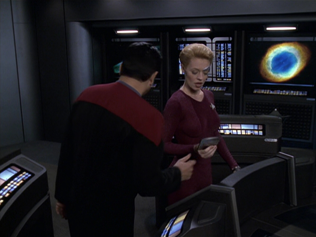 extant_StarTrek_VOY_6x18-AshesToAshes_01772.jpg
