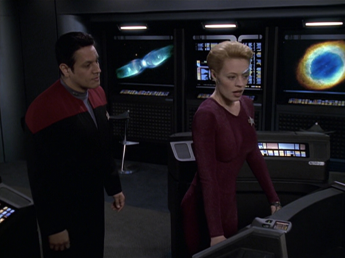 extant_StarTrek_VOY_6x18-AshesToAshes_01777.jpg