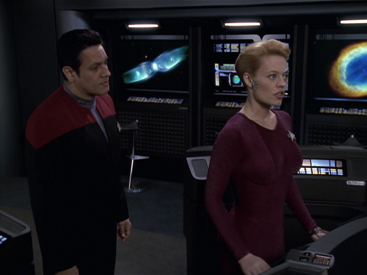 extant_StarTrek_VOY_6x18-AshesToAshes_01779.jpg