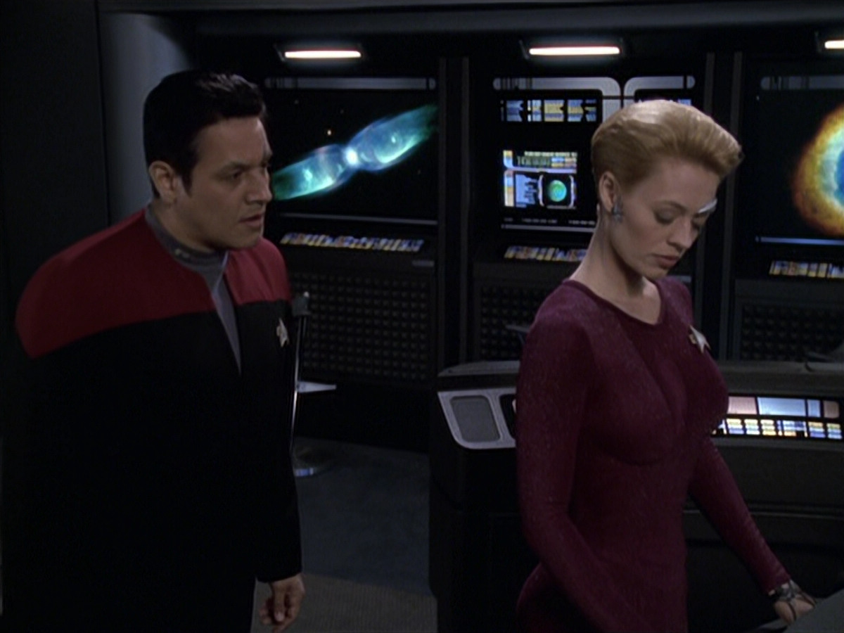 extant_StarTrek_VOY_6x18-AshesToAshes_01782.jpg