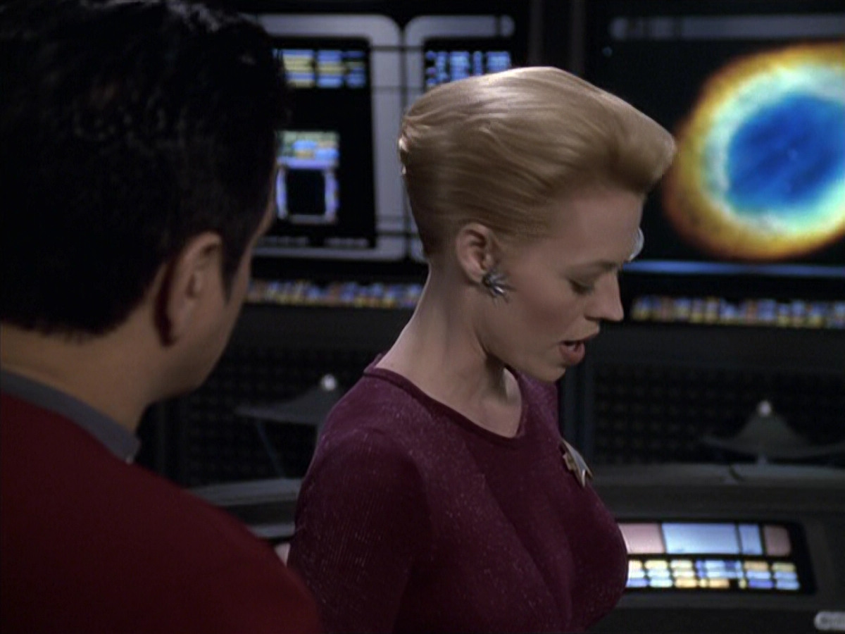 extant_StarTrek_VOY_6x18-AshesToAshes_01804.jpg