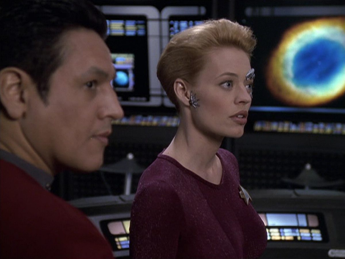extant_StarTrek_VOY_6x18-AshesToAshes_01808.jpg
