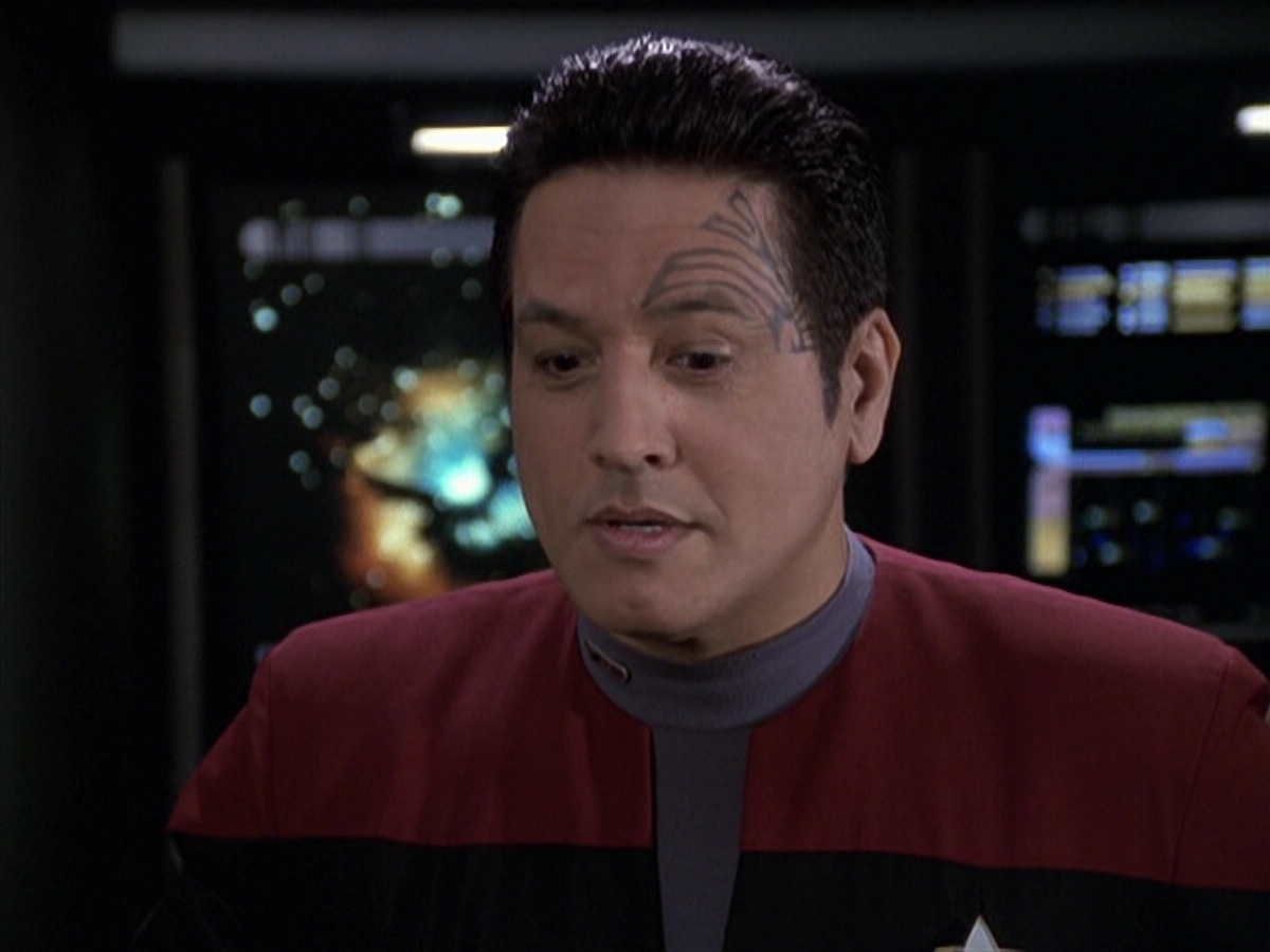 extant_StarTrek_VOY_6x18-AshesToAshes_01819.jpg