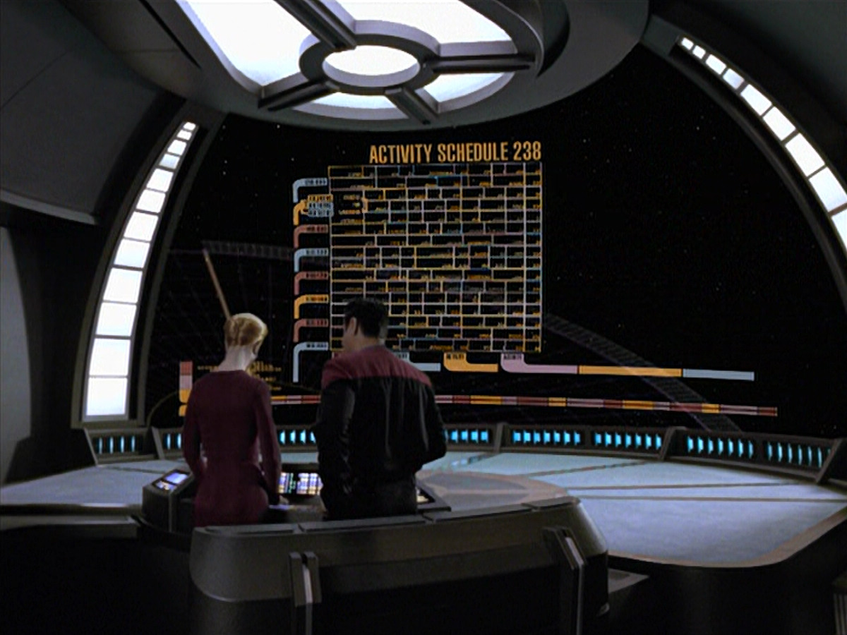 extant_StarTrek_VOY_6x18-AshesToAshes_01838.jpg