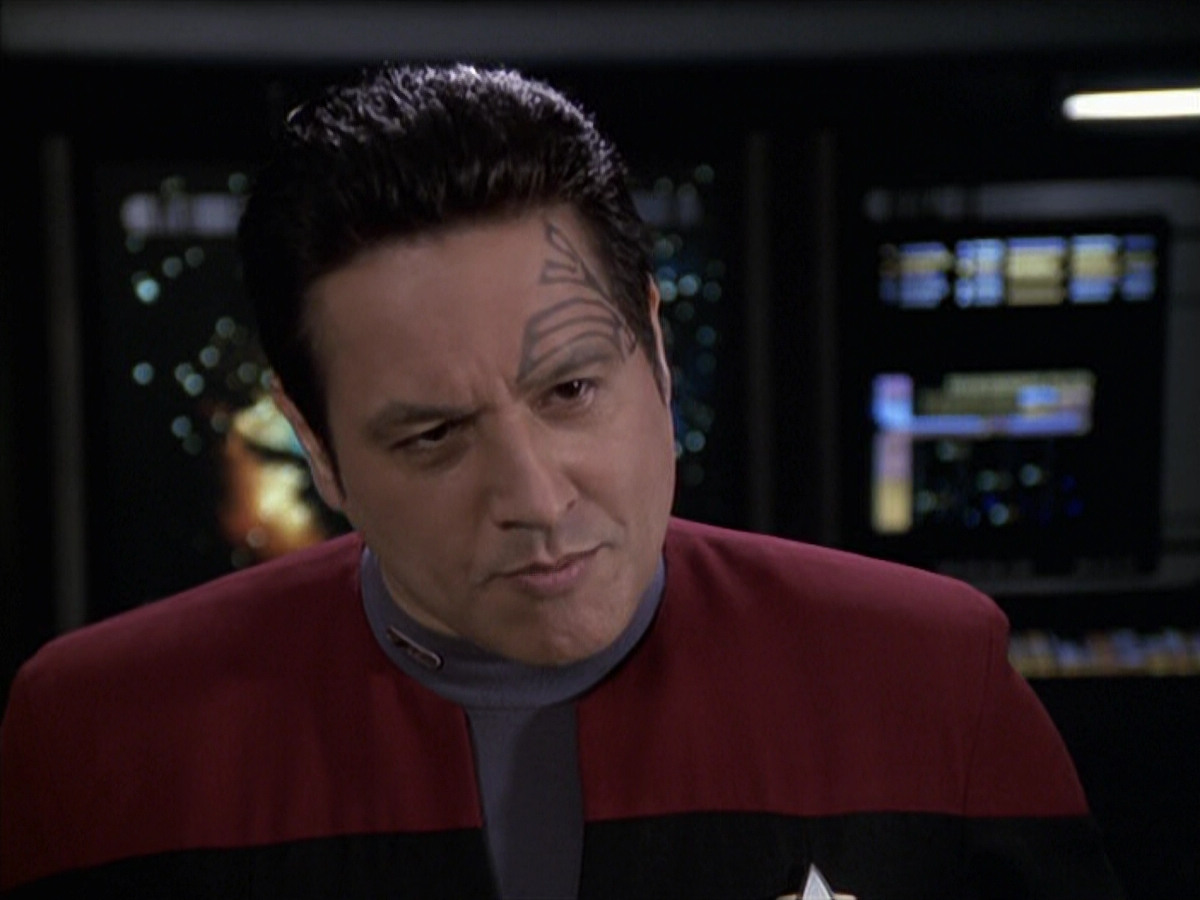 extant_StarTrek_VOY_6x18-AshesToAshes_01867.jpg