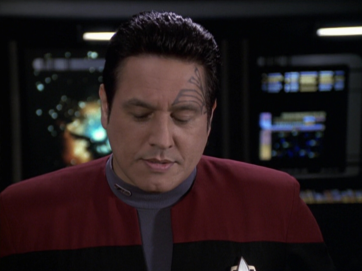 extant_StarTrek_VOY_6x18-AshesToAshes_01876.jpg