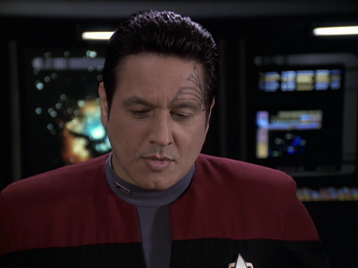 extant_StarTrek_VOY_6x18-AshesToAshes_01877.jpg