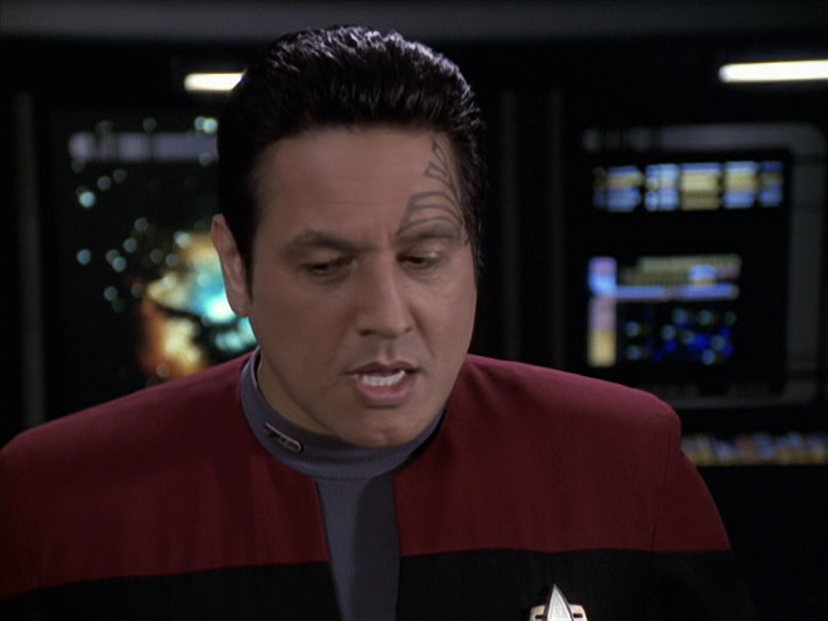 extant_StarTrek_VOY_6x18-AshesToAshes_01882.jpg
