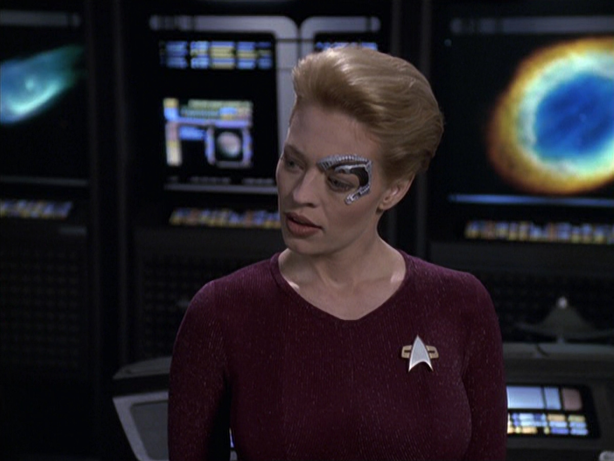 extant_StarTrek_VOY_6x18-AshesToAshes_01897.jpg
