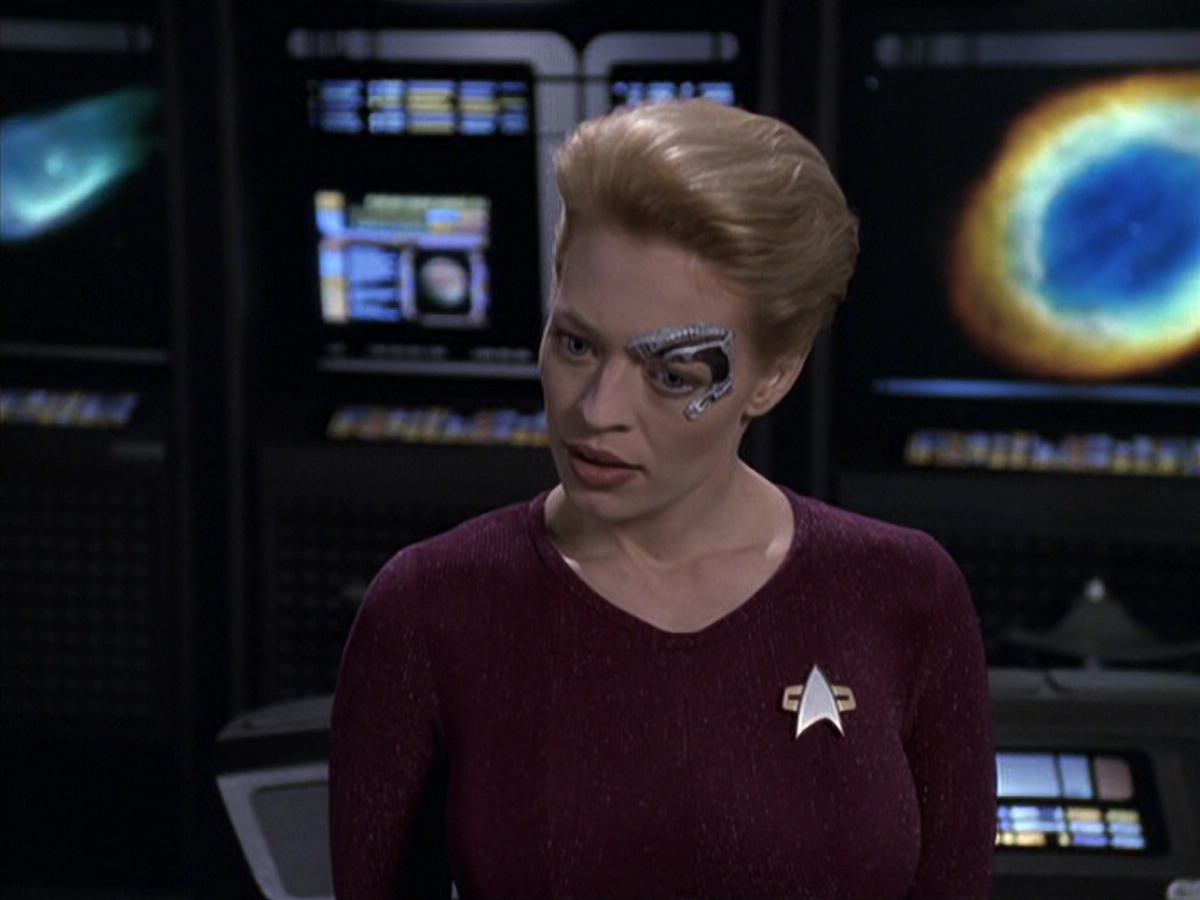 extant_StarTrek_VOY_6x18-AshesToAshes_01898.jpg