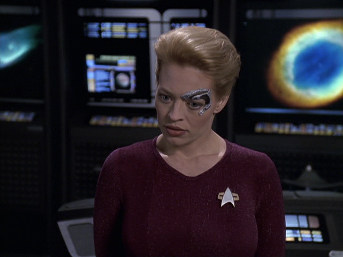 extant_StarTrek_VOY_6x18-AshesToAshes_01899.jpg