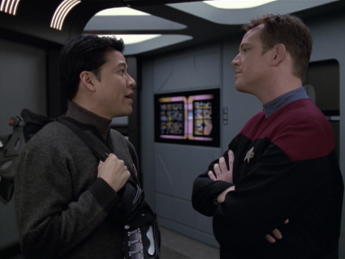 extant_StarTrek_VOY_6x18-AshesToAshes_01946.jpg