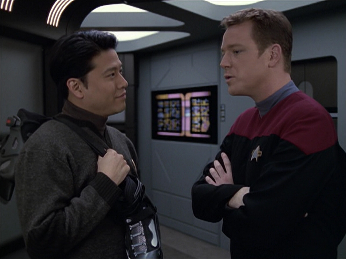 extant_StarTrek_VOY_6x18-AshesToAshes_01949.jpg