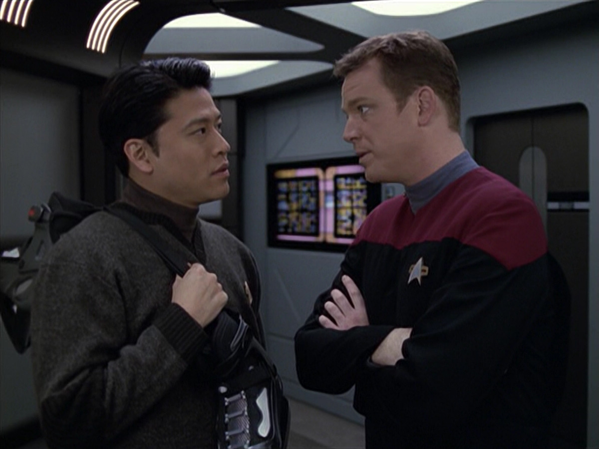 extant_StarTrek_VOY_6x18-AshesToAshes_01953.jpg