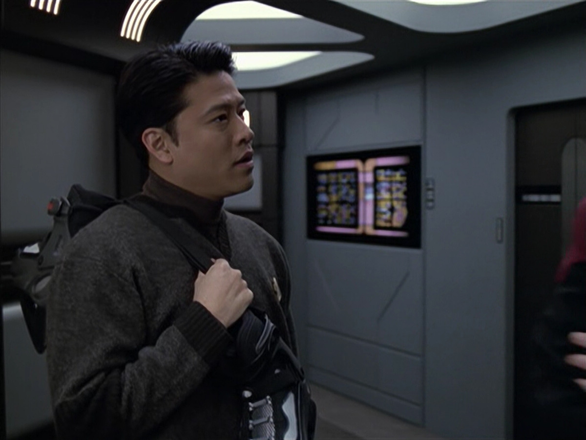extant_StarTrek_VOY_6x18-AshesToAshes_01955.jpg