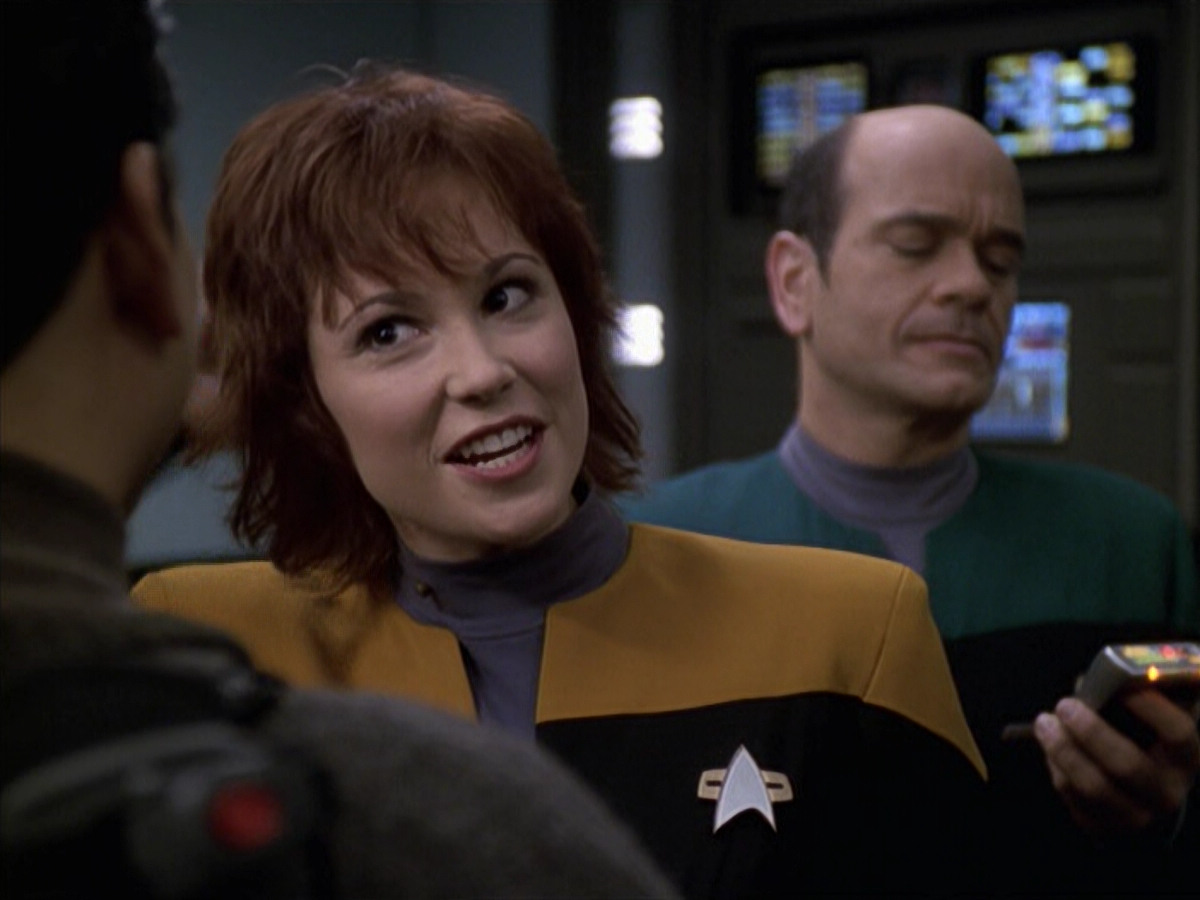 extant_StarTrek_VOY_6x18-AshesToAshes_01981.jpg