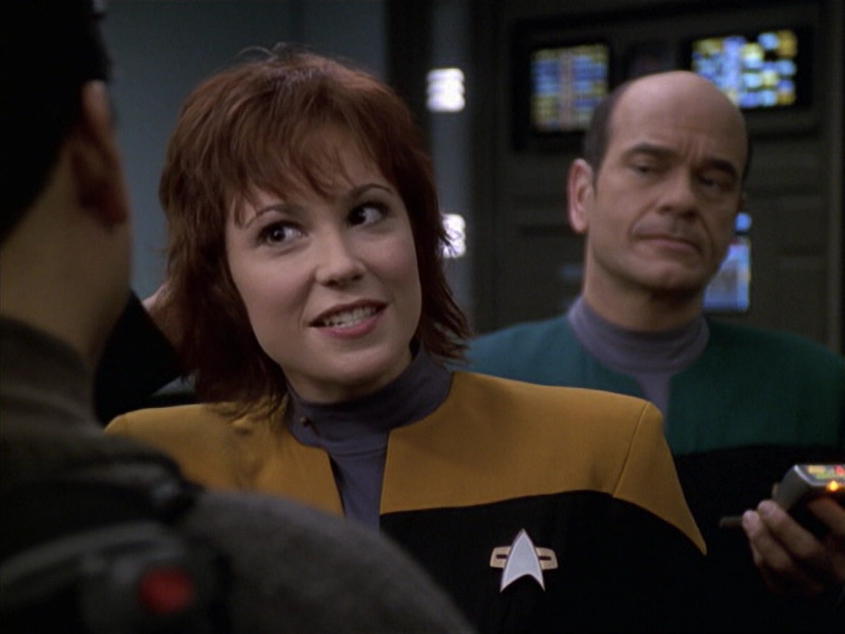 extant_StarTrek_VOY_6x18-AshesToAshes_01983.jpg
