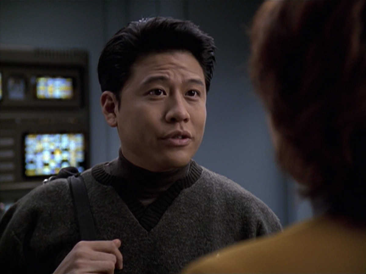 extant_StarTrek_VOY_6x18-AshesToAshes_02003.jpg