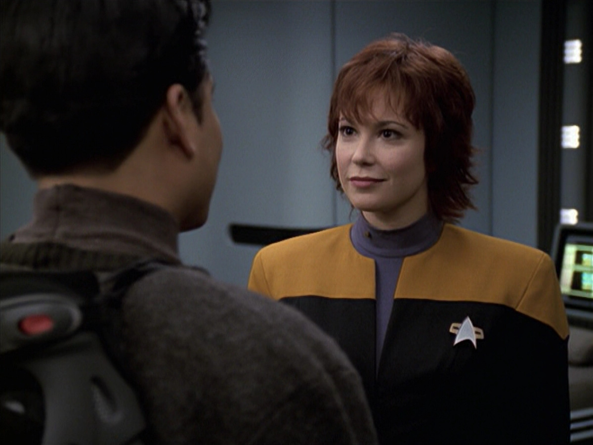 extant_StarTrek_VOY_6x18-AshesToAshes_02004.jpg