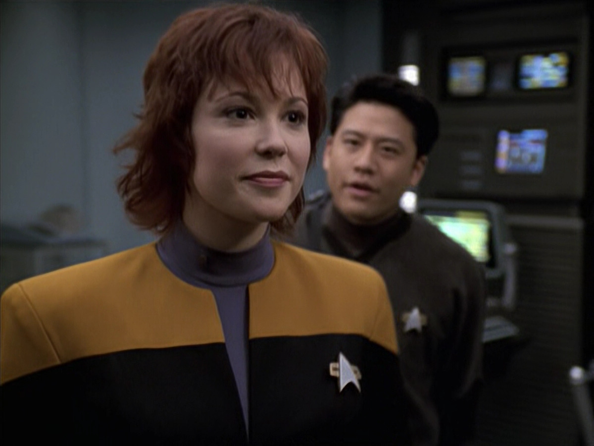 extant_StarTrek_VOY_6x18-AshesToAshes_02010.jpg