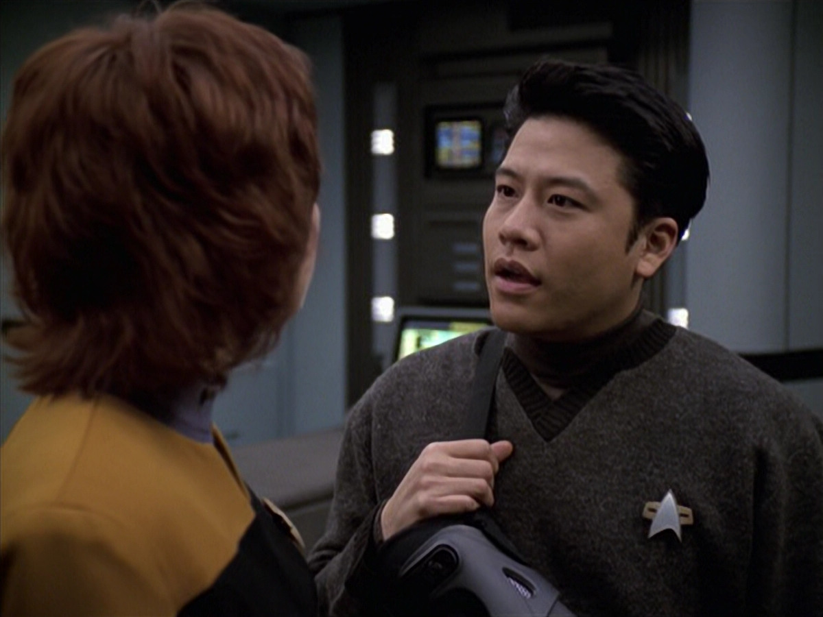 extant_StarTrek_VOY_6x18-AshesToAshes_02013.jpg