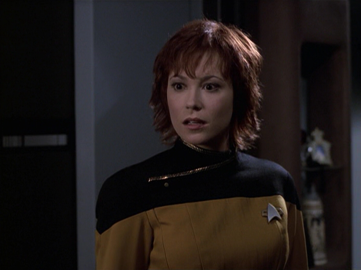 extant_StarTrek_VOY_6x18-AshesToAshes_02048.jpg
