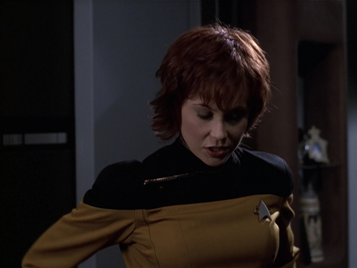 extant_StarTrek_VOY_6x18-AshesToAshes_02050.jpg