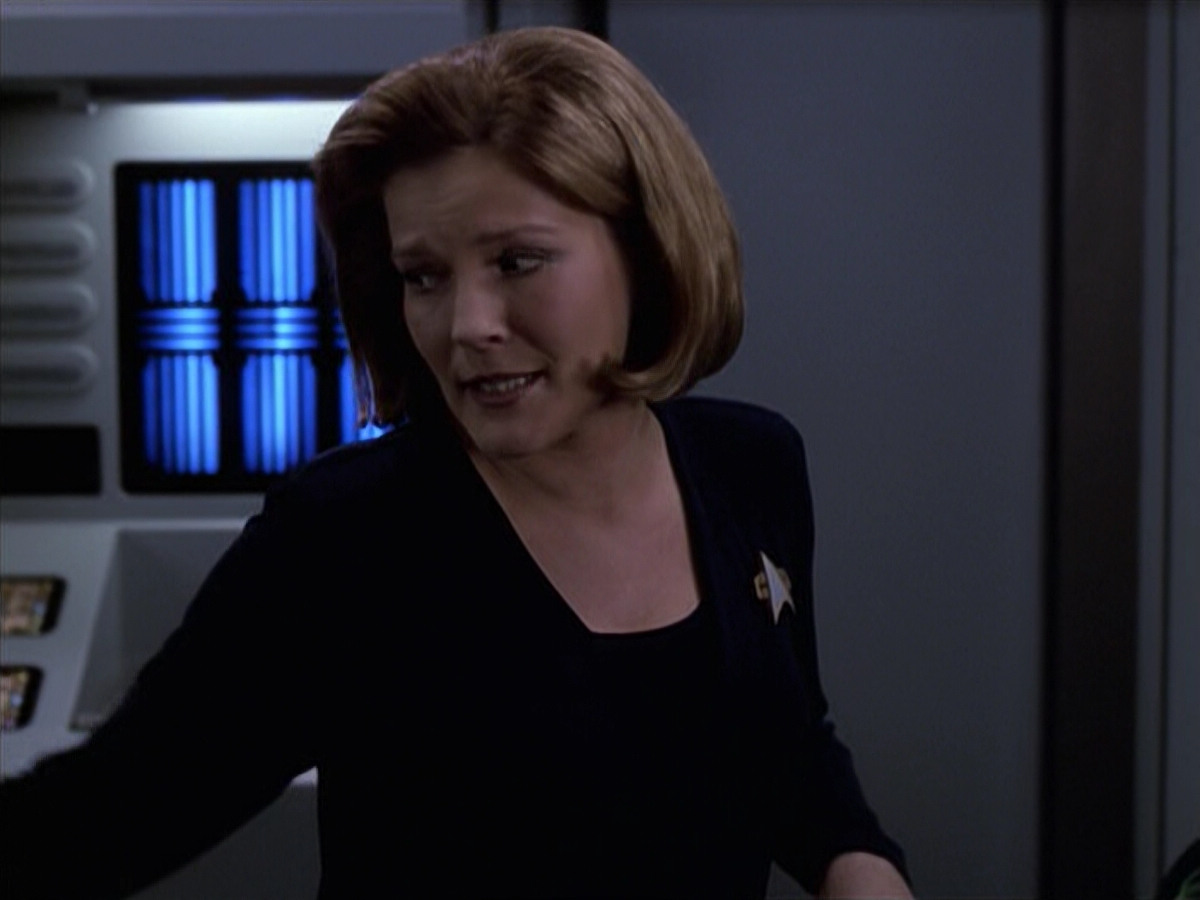 extant_StarTrek_VOY_6x18-AshesToAshes_02064.jpg