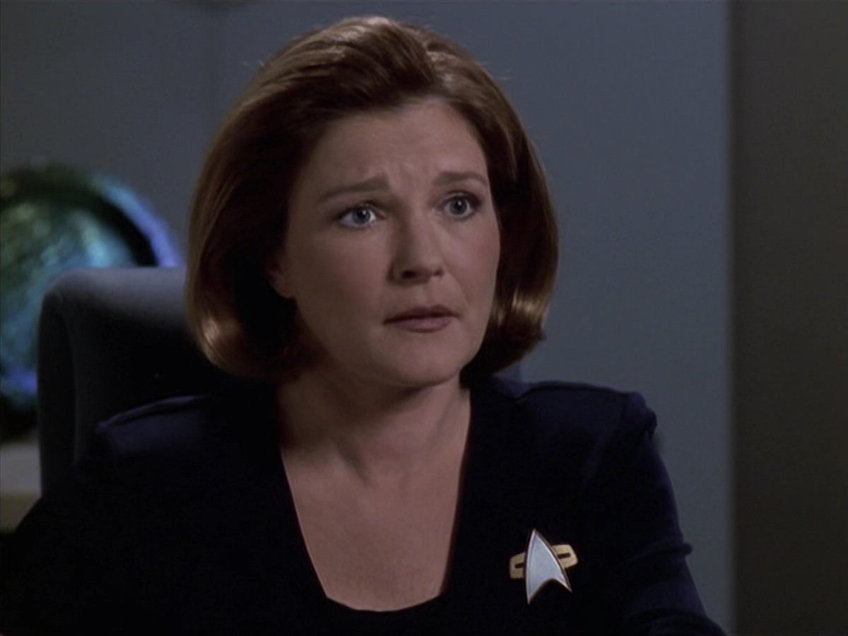 extant_StarTrek_VOY_6x18-AshesToAshes_02111.jpg