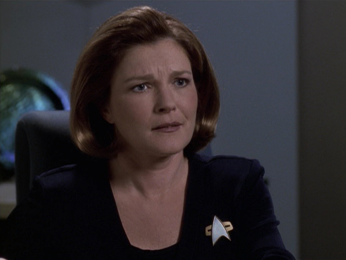 extant_StarTrek_VOY_6x18-AshesToAshes_02117.jpg